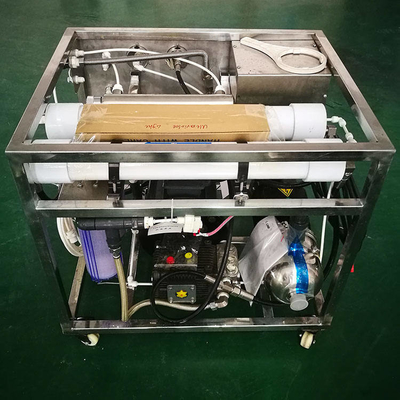 Desalinizzazione con sistemi di osmosi inversa per piccoli impianti di desalinizzazione di imbarcazioni