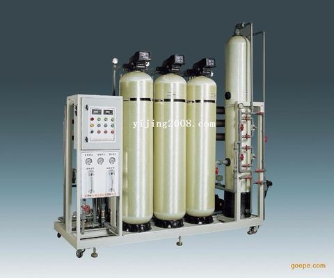 3KW ha deionizzato i sistemi a acqua, Ion Exchange Resin Filter recupero di 75% - di 60%